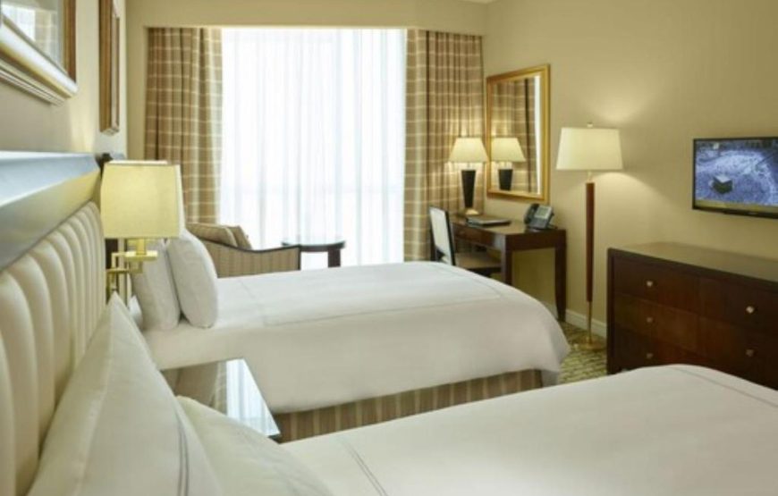 Classic Twin Room with Partial Kaaba View